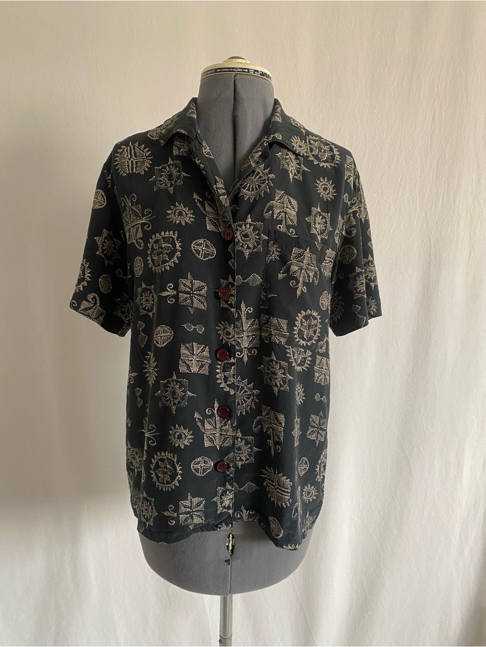 Vintage 90s Graham & Gunn 100% Silk Abstract Print Button Up Shirt Size 4